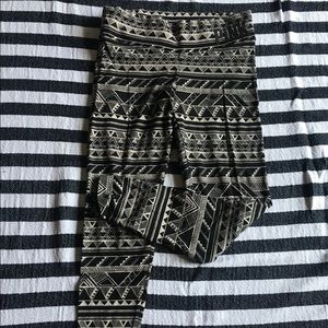 Vs pink aztec leggings